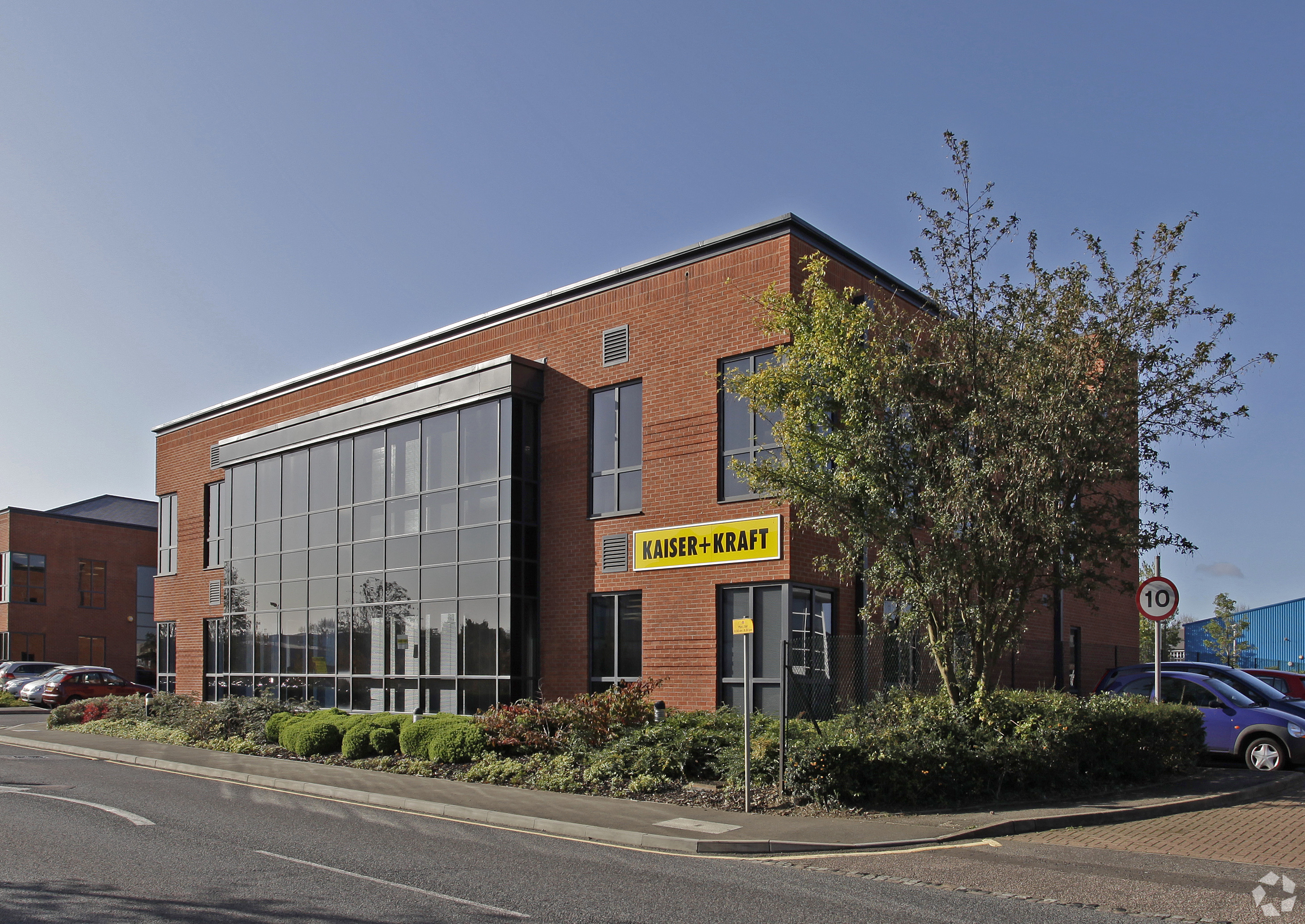 Boundary Way – Zodiac Office, Hemel Hempstead, Hertfordshire HP2 7SJ