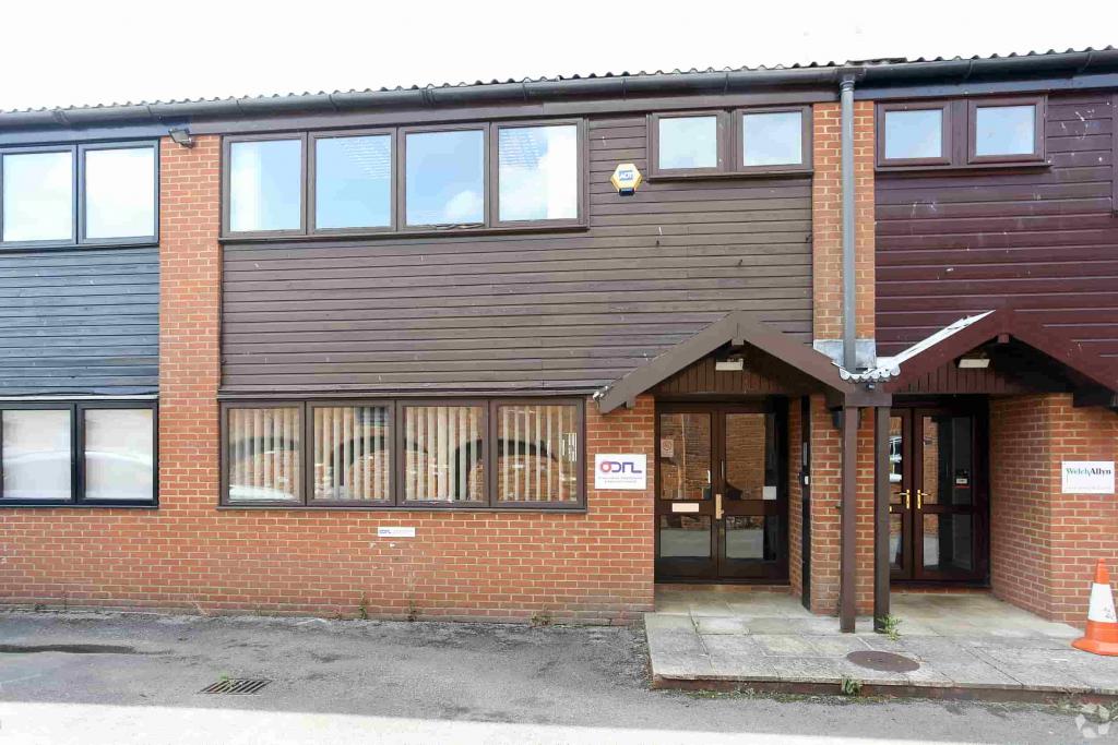 5 Cublington Rd - Light Industrial Unit, Aston Abbotts, Buckinghamshire HP22 4ND
