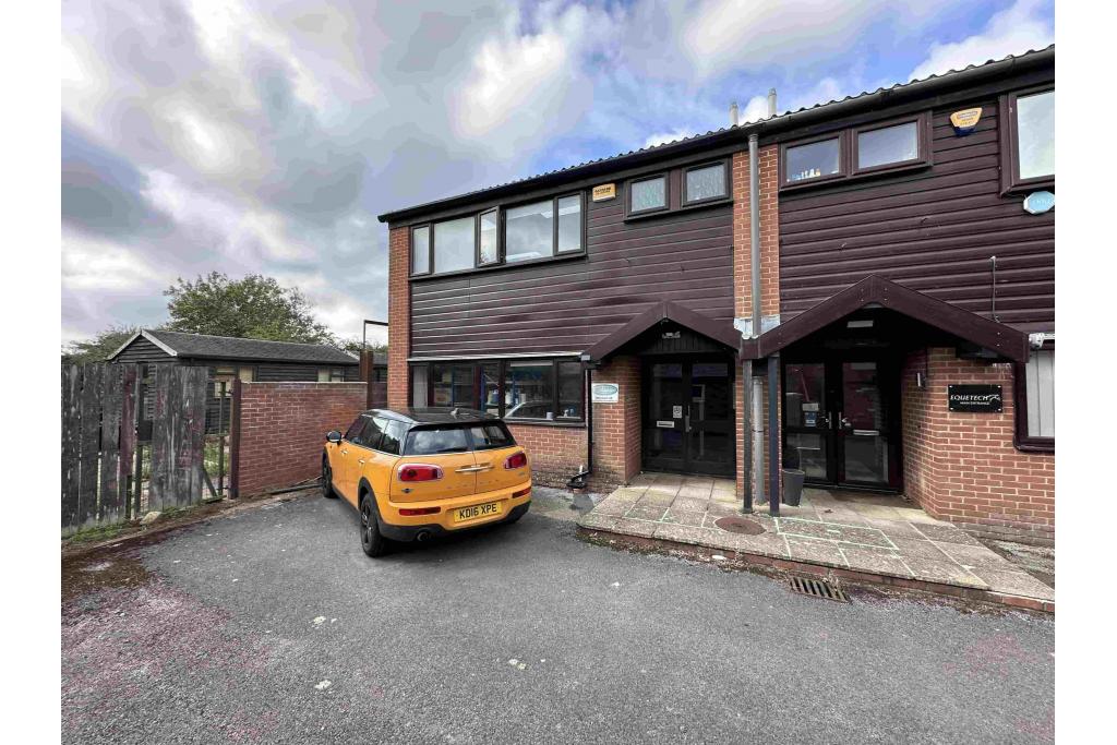 5 Cublington Rd - Light Industrial Unit, Aston Abbotts, Buckinghamshire HP22 4ND