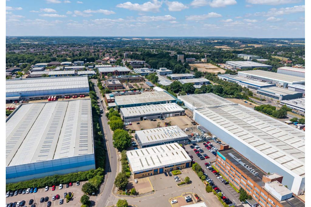 Eaton Rd - Chevron - Warehouse, Hemel Hempstead, Hertfordshire HP2 7RB
