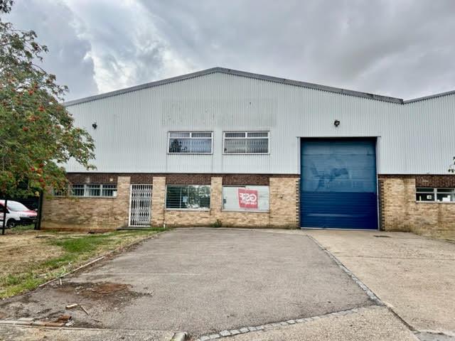 Field End - Drakes Drive - Warehouse, Long Crendon, Buckinghamshire HP18 9EJ