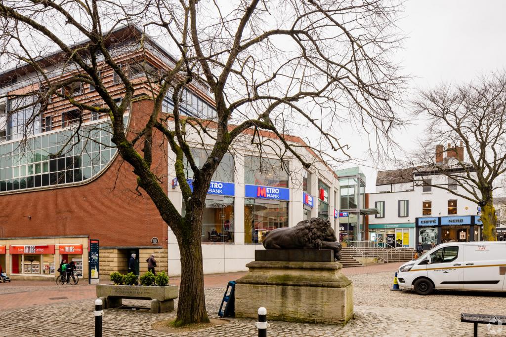 Friars Square Shopping Centre - Retail (Urban Centre), Aylesbury, Buckinghamshire HP20 2QF