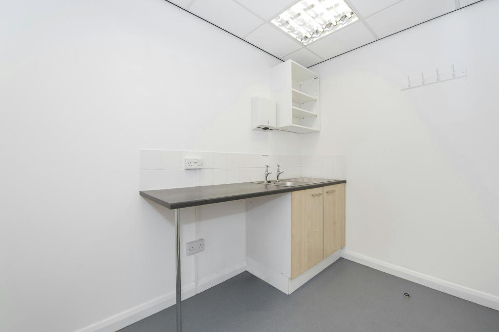 Hikers Way - Warehouse, Crendon Industrial Park, Long Crendon, Buckinghamshire HP18 9RW
