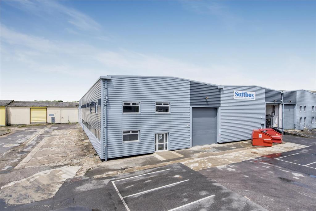 Hikers Way - Warehouse, Crendon Industrial Park, Long Crendon, Buckinghamshire HP18 9RW