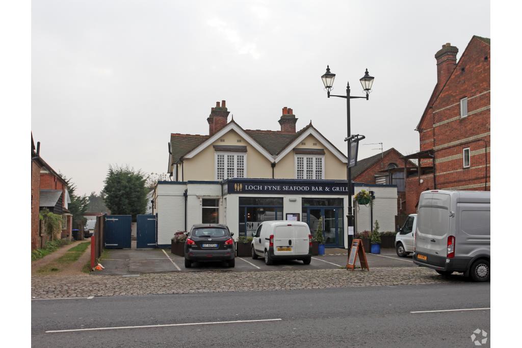 70 London End - White Horse - Restaurant, Beaconsfield, Buckinghamshire HP9 2JD