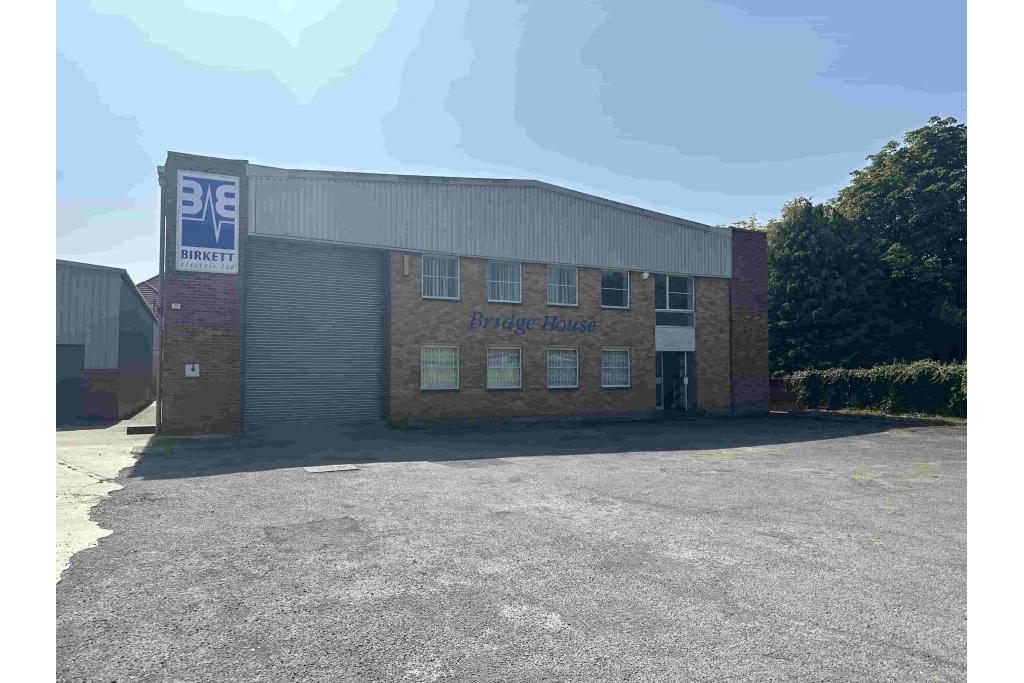 Longwick Rd - Bridge House Unit 1, Princes Risborough, Buckinghamshire HP27 9FQ