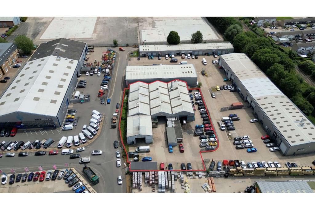 19–21 March Pl - Gatehouse Way, Warehouse, Aylesbury, Buckinghamshire HP19 8UG