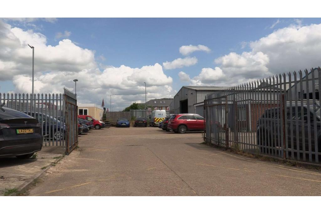 19–21 March Pl - Gatehouse Way, Warehouse, Aylesbury, Buckinghamshire HP19 8UG