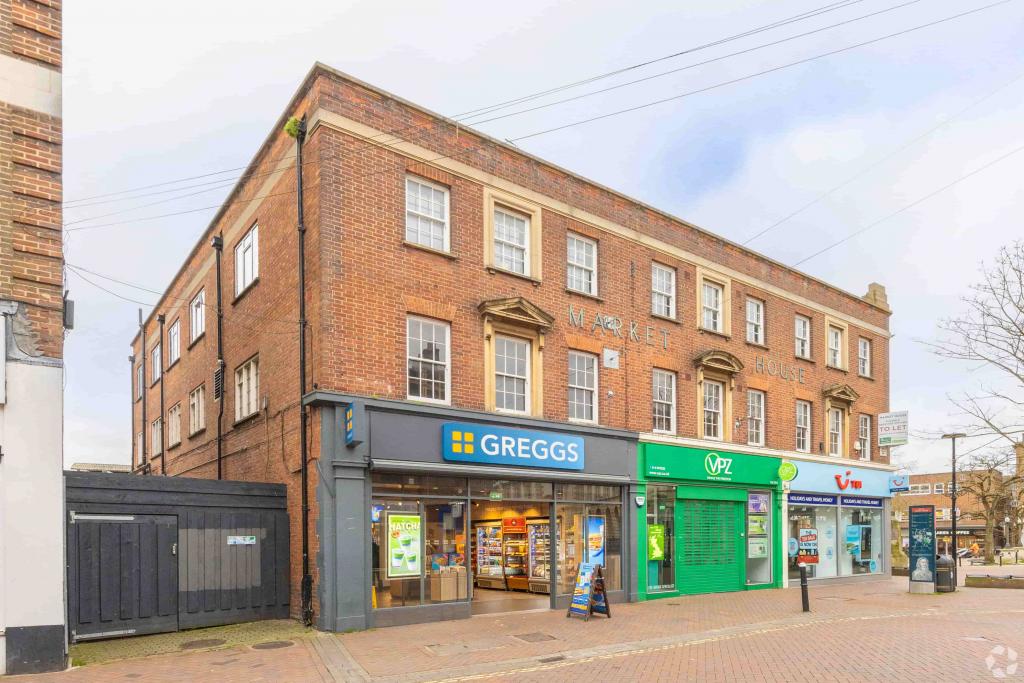 Market Sq - Market House, Shopfront Retail/Office, Aylesbury, Buckinghamshire HP20 1TN