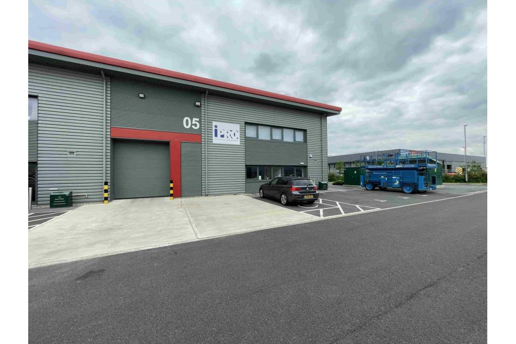 Pegasus Way – Haddenham Business Park, Warehouse, Haddenham, Buckinghamshire HP17 8LB