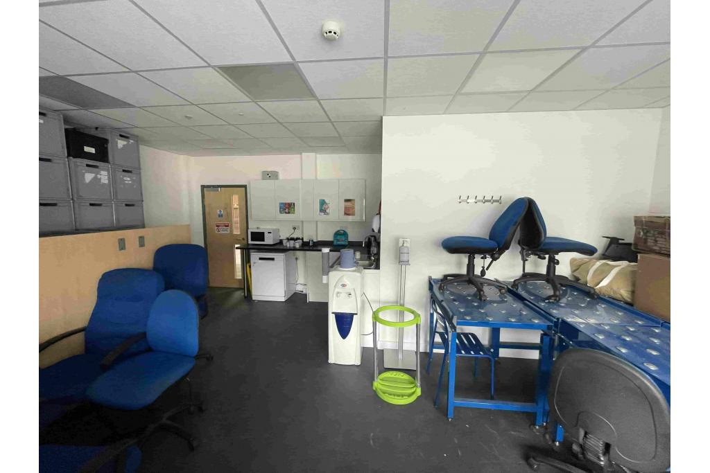 Pegasus Way – Haddenham Business Park, Warehouse, Haddenham, Buckinghamshire HP17 8LB