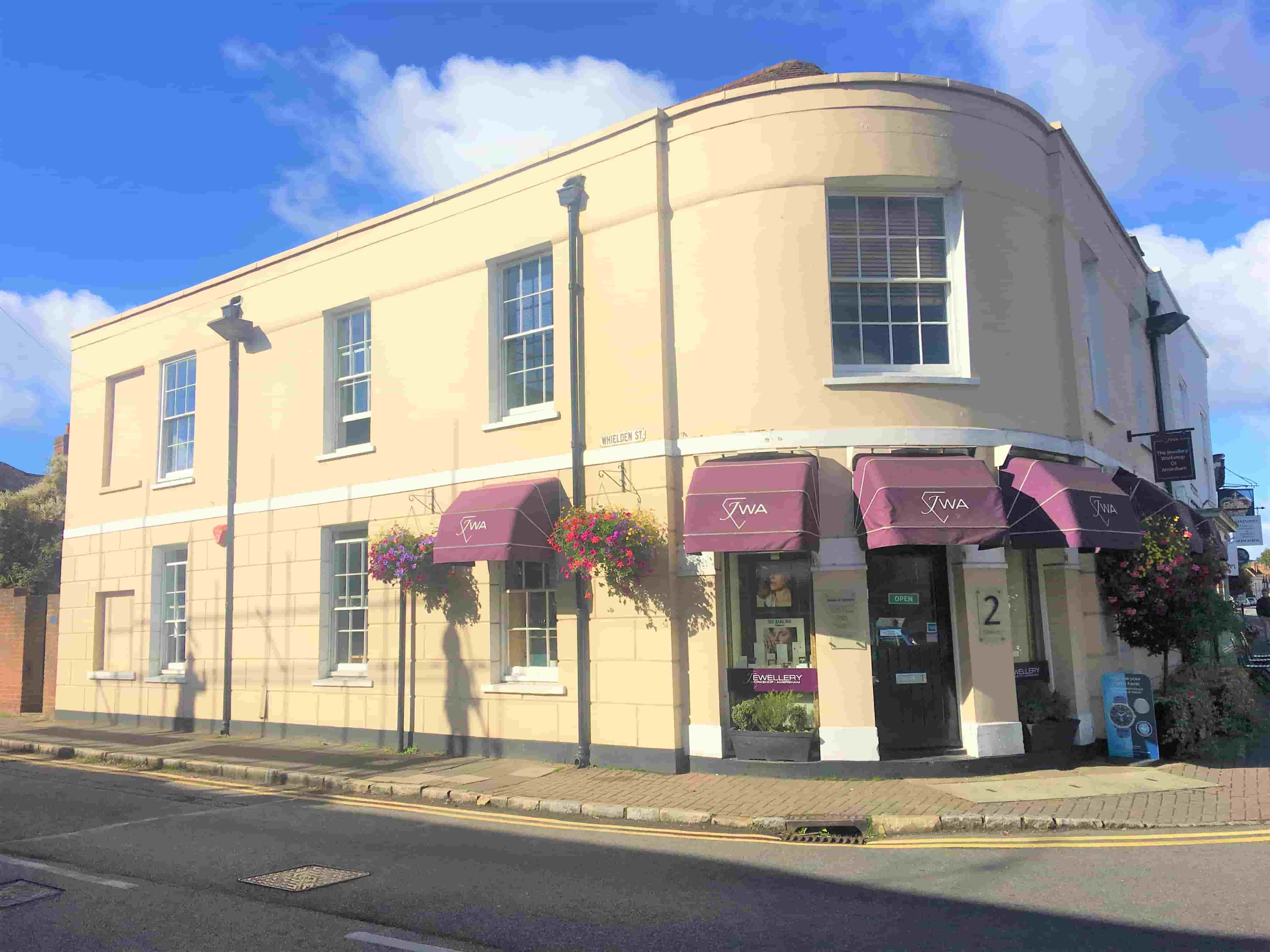 2–4 Market Sq – Shopfront Retail/Office, Old Amersham, Amersham, Buckinghamshire HP7 0DQ