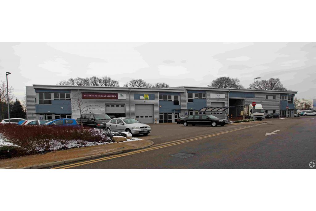 Swallowdale Ln – McDonald Business Park, Warehouse, Hemel Hempstead, Hertfordshire HP2 7EB