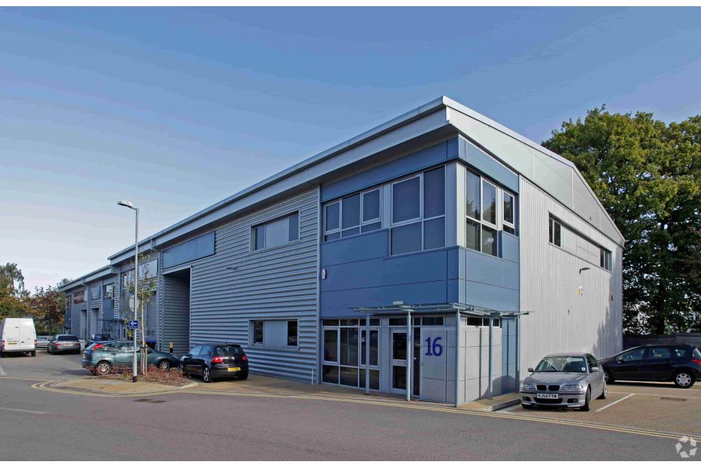 Swallowdale Ln – McDonald Business Park, Warehouse, Hemel Hempstead, Hertfordshire HP2 7EB