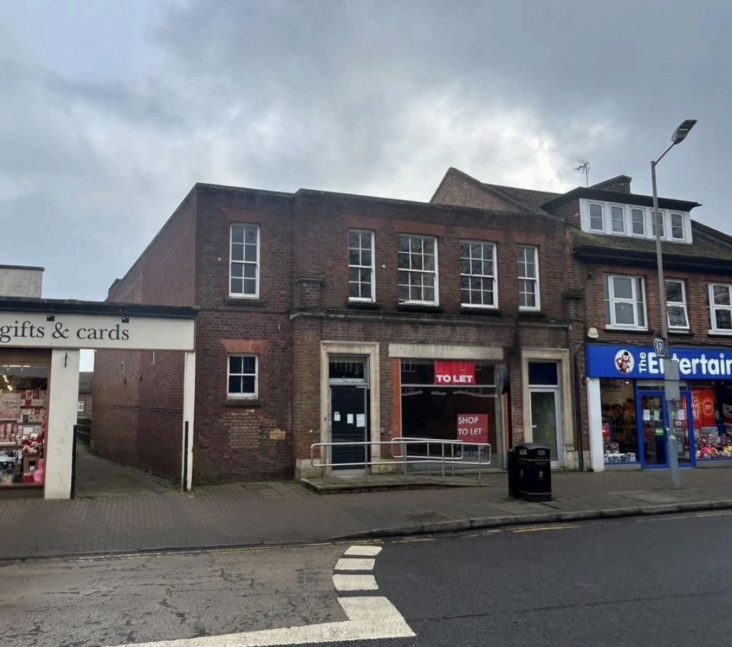 4 Sycamore Rd – Bank (Retail), Chiltern Submarket, Amersham, Buckinghamshire HP6 5DT
