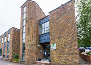 42 Wycombe Rd – Office, Chiltern Submarket, Holmer Green, Buckinghamshire HP15 6RY