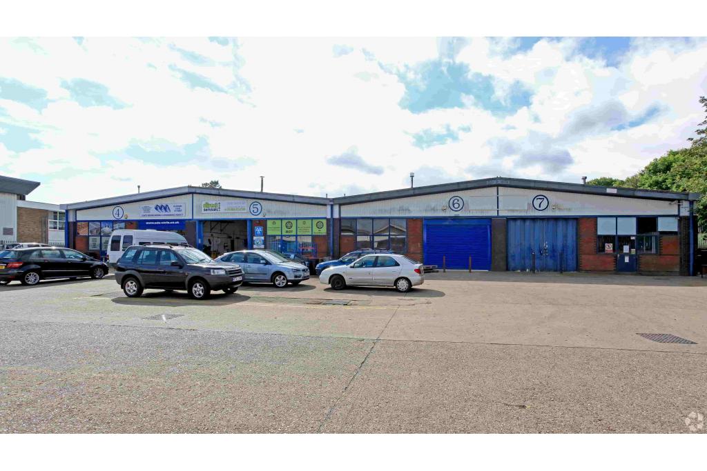Babbage Road – Hyatt Trading Estate, Warehouse Unit, Stevenage, Hertfordshire SG1 2EQ