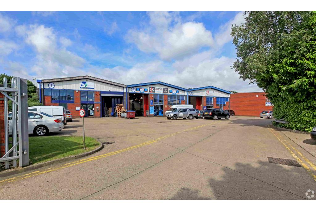 Babbage Road – Hyatt Trading Estate, Warehouse Unit, Stevenage, Hertfordshire SG1 2EQ
