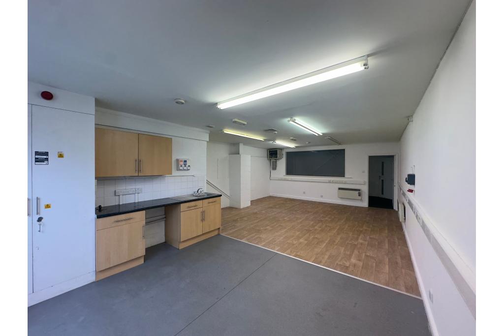 Babbage Road – Hyatt Trading Estate, Warehouse Unit, Stevenage, Hertfordshire SG1 2EQ