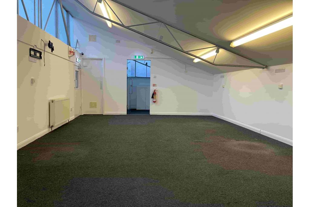 Bessemer Drive – Bowman Trading Estate, Warehouse, Stevenage, Hertfordshire SG1 2DL