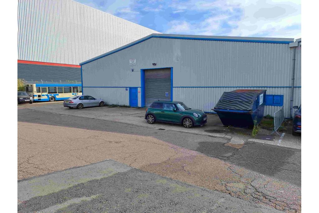 Bessemer Drive – Bowman Trading Estate, Warehouse, Stevenage, Hertfordshire SG1 2DL