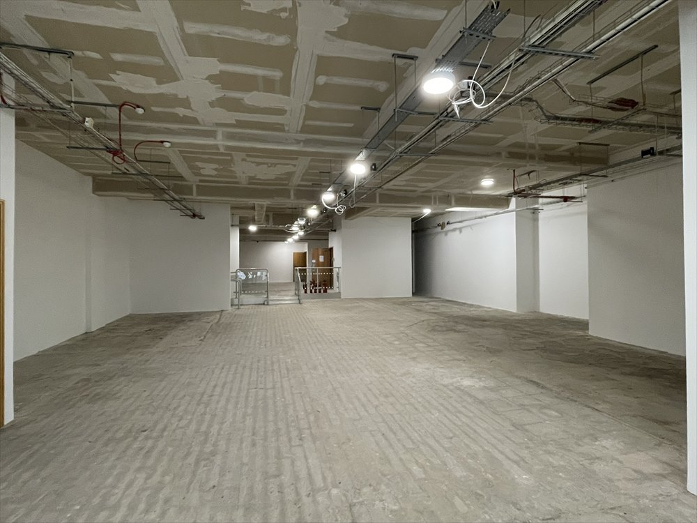 25 High Street Bank Building – Bank / Retail Unit, North Hertfordshire Submarket, Hitchin
