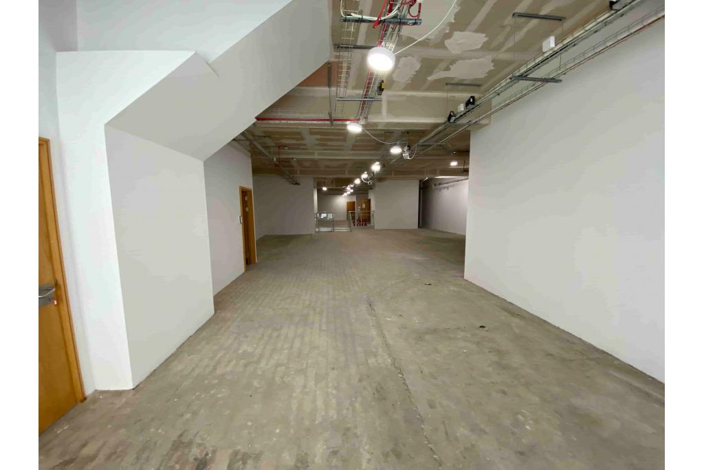 25 High Street Bank Building – Bank / Retail Unit, North Hertfordshire Submarket, Hitchin