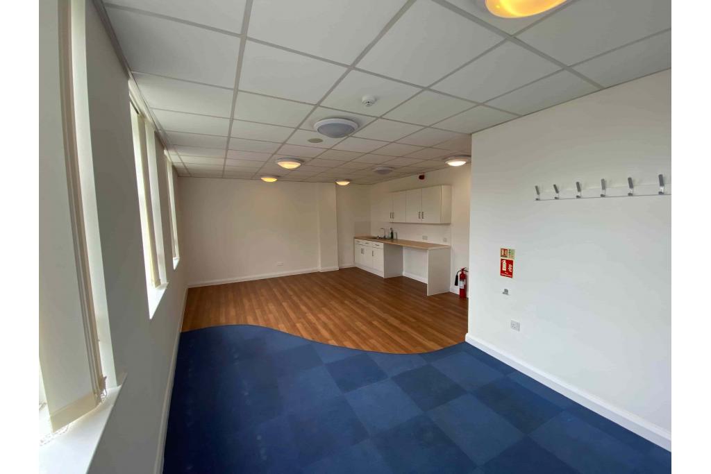 25 High Street Bank Building – Bank / Retail Unit, North Hertfordshire Submarket, Hitchin