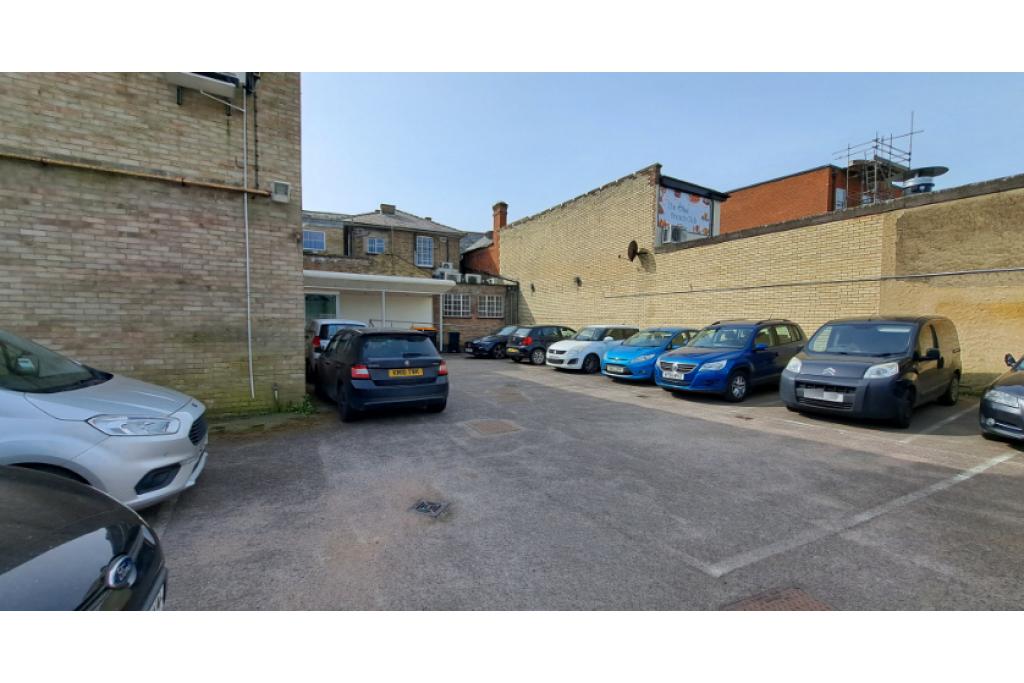 35 High Street Retail Unit – Shopfront Retail Unit, Central Bedfordshire Submarket