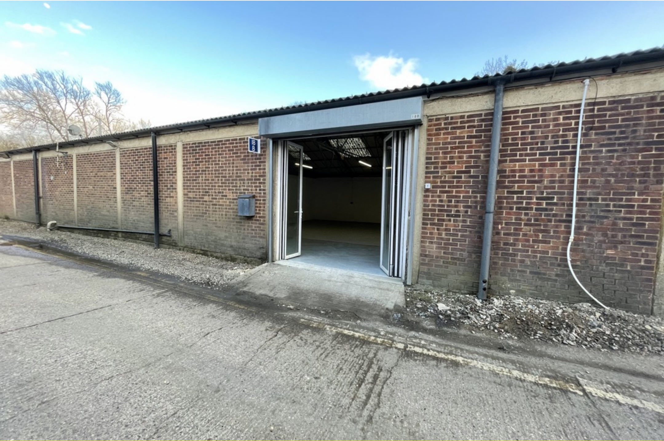 Mimram Rd – Mimram Road Industrial Estate, Warehouse, East Hertfordshire Submarket,