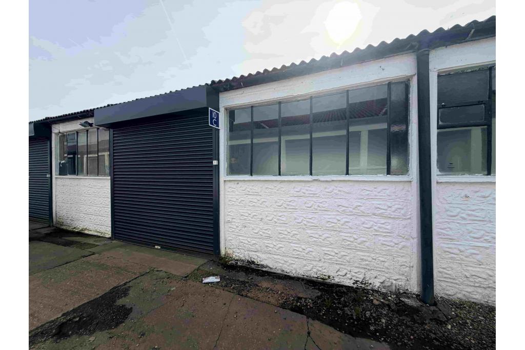 Mimram Rd – Warehouse, East Hertfordshire Submarket, Hertford, Hertfordshire SG14 1NN