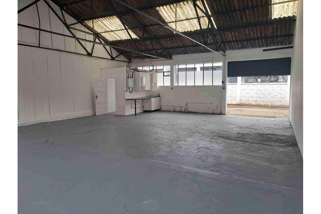 Mimram Rd – Warehouse, East Hertfordshire Submarket, Hertford, Hertfordshire SG14 1NN