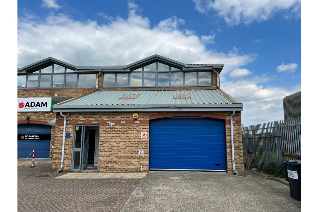 Newark Close – The Quadrant, Light Manufacturing, North Hertfordshire Submarket, Royston,