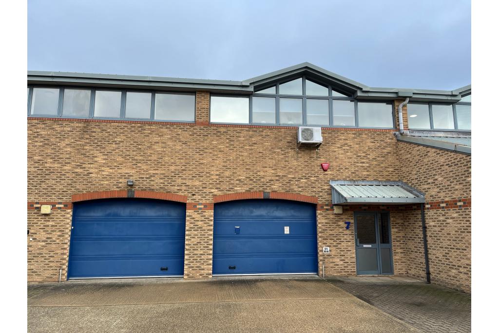 Newark Close – The Quadrant, Light Manufacturing, North Hertfordshire Submarket, Royston,