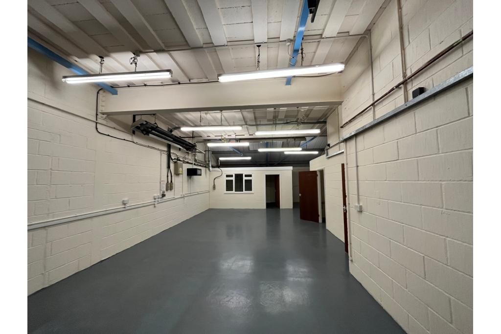Newark Close – The Quadrant, Light Manufacturing, North Hertfordshire Submarket, Royston,