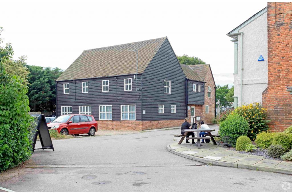 Attimore Barns, Office Unit, Welwyn Hatfield Submarket, Welwyn Garden City,