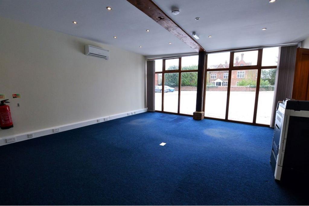 Royston Rd – Coach House, Office, East Hertfordshire Submarket, Buntingford, Hertfordshire SG9 9RS