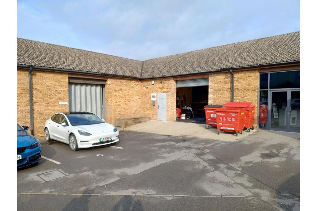 24–28 Knowl Piece - Office Unit, Hitchin, Hertfordshire SG4 0TY, United Kingdom