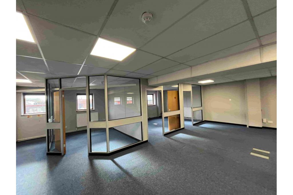 32–36 Knowl Piece - Warehouse Unit, Hitchin, Hertfordshire SG4 0TY, United Kingdom