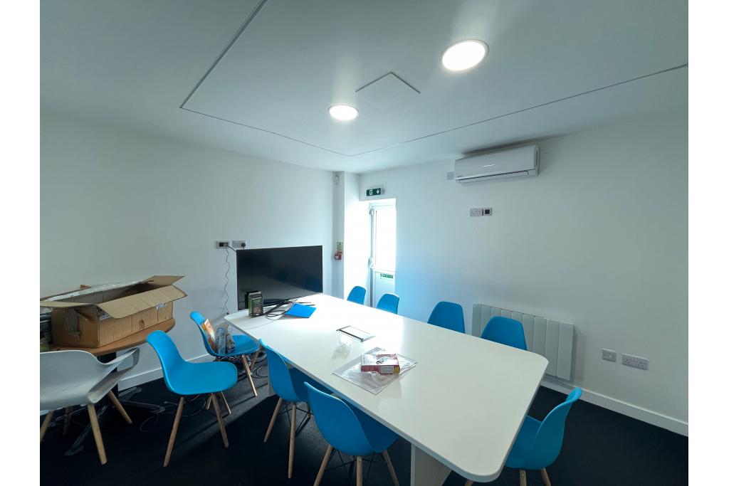 32–36 Knowl Piece - Warehouse Unit, Hitchin, Hertfordshire SG4 0TY, United Kingdom