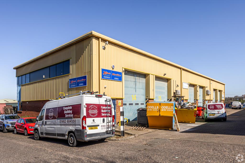 Works Rd - 14–19 Woodside Industrial Park, Warehouse Unit, Letchworth Garden City,