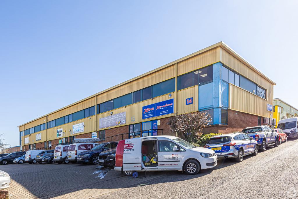 Works Rd - 14–19 Woodside Industrial Park, Warehouse Unit, Letchworth Garden City,