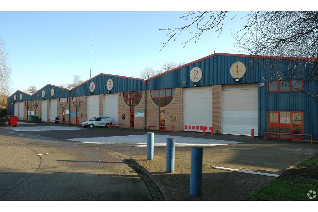 Icknield Way - Ascot Industrial Estate - Warehouse Unit, Letchworth Garden City, Hertfordshire