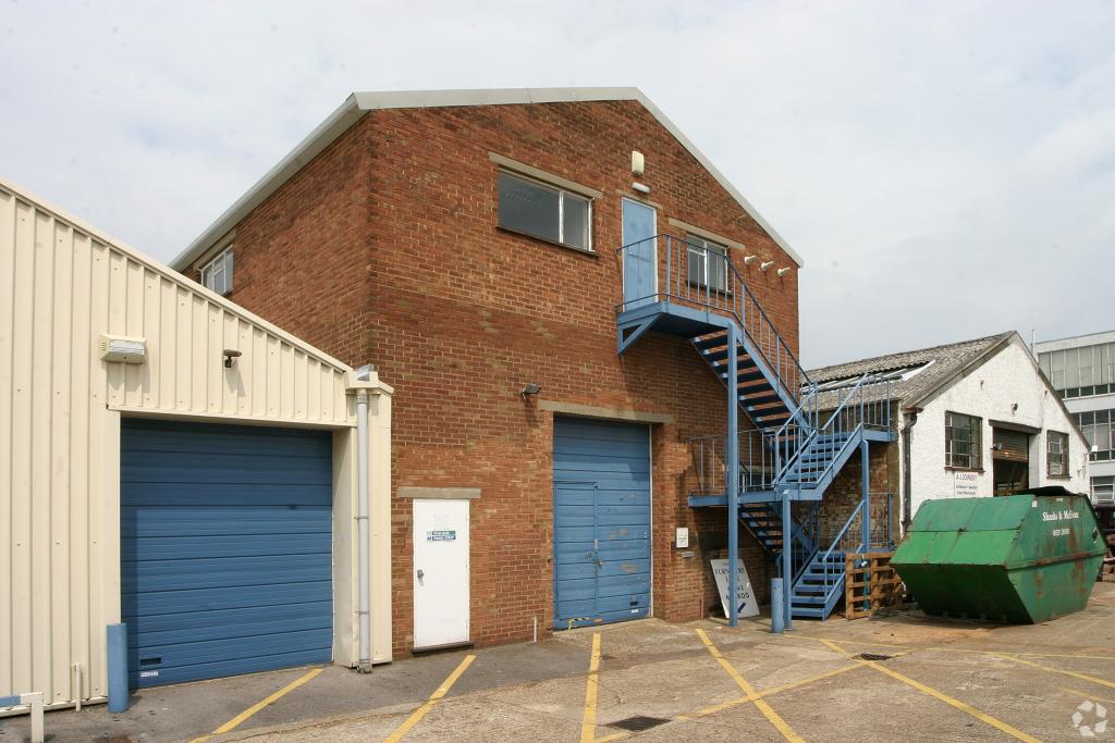 8 Lacre Way - Industrial Service Unit for Lease, Letchworth Garden City, Hertfordshire