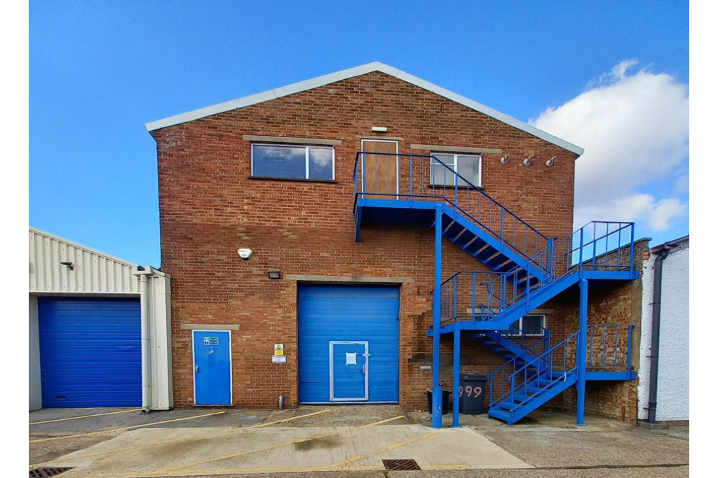 8 Lacre Way - Industrial Service Unit for Lease, Letchworth Garden City, Hertfordshire