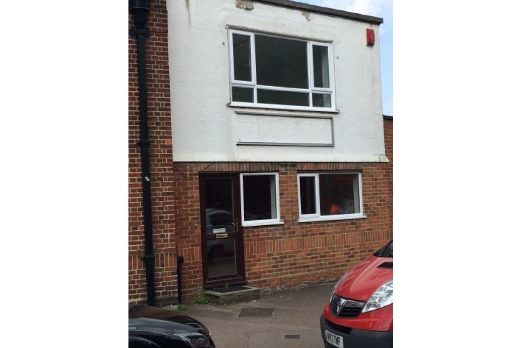 115 London Road - Shopfront Retail and Office Unit for Lease, Knebworth, Hertfordshire