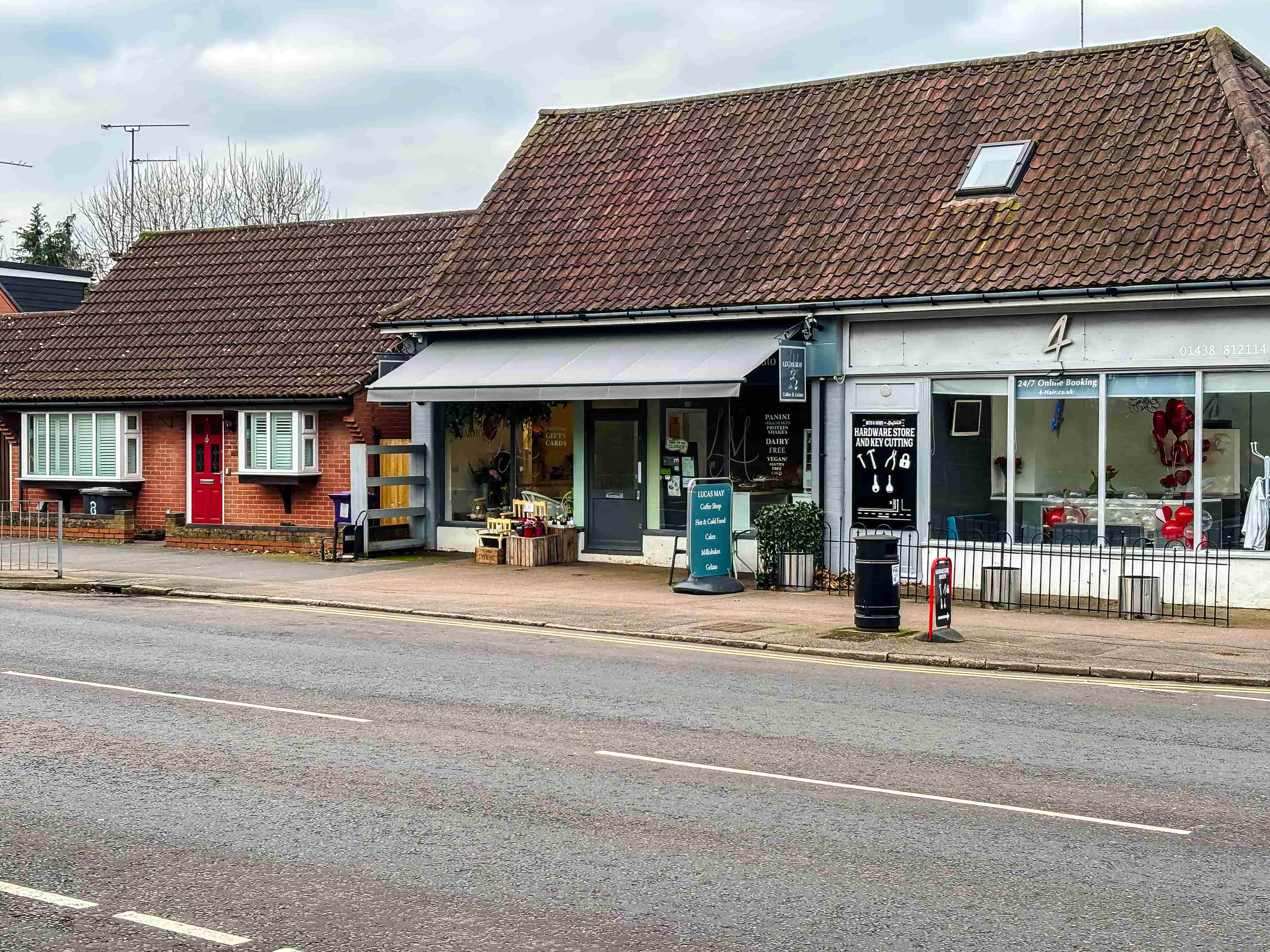 120 London Road - Restaurant, Knebworth, Hertfordshire SG3 6HB