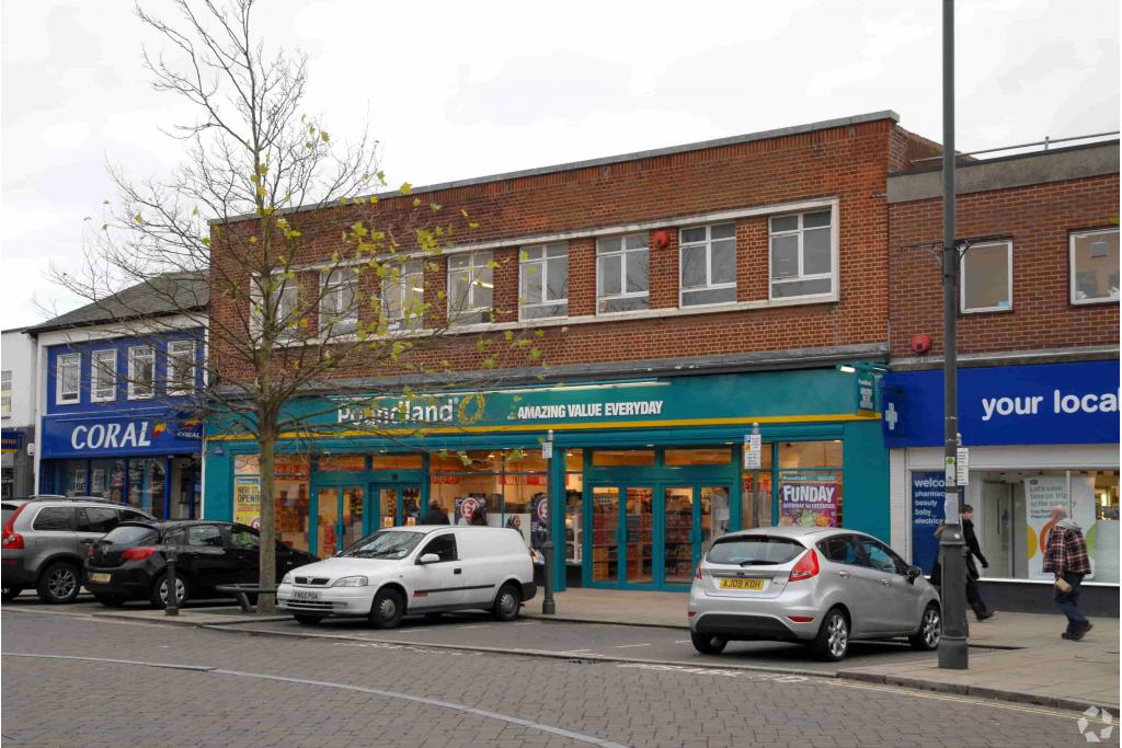 11-13 Market Sq - Shopfront Retail, Biggleswade, Bedfordshire SG18 8AS