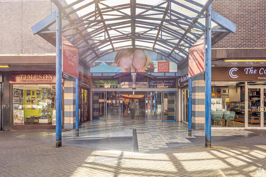 Queensway - Westgate Shopping Centre, Retail Unit (District Centre), Stevenage, Hertfordshire