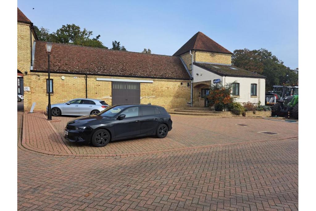 Sandy Ln - Warren Court - Office Space for Rent, Shefford, Bedfordshire